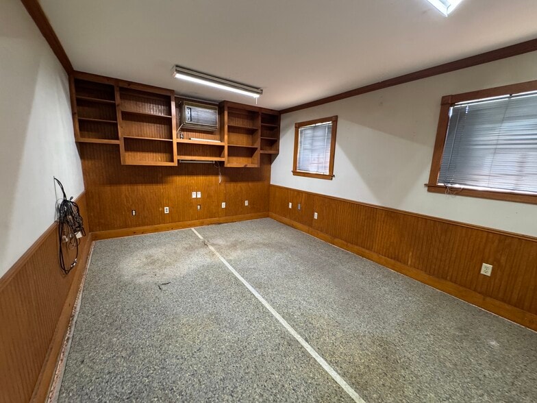 More Photos Of 15083 Highway 155 S, Tyler Warehouse For Sale