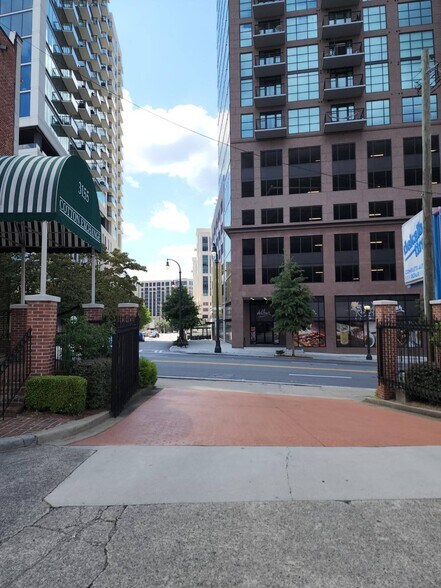 More Photos Of 3155 Roswell Rd NE, Atlanta Office For Sale