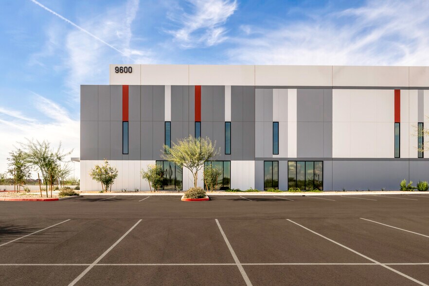 More Photos Of NWC INDIAN SCHOOL ROAD & LOOP 101, Phoenix Unknown For Lease