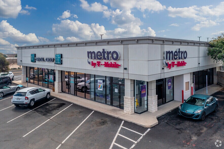 More Photos Of 7616 Culebra Rd, San Antonio Unknown For Lease