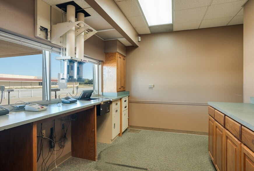 More Photos Of 2618 Old Iowa Park Rd, Wichita Falls Bank For Sale