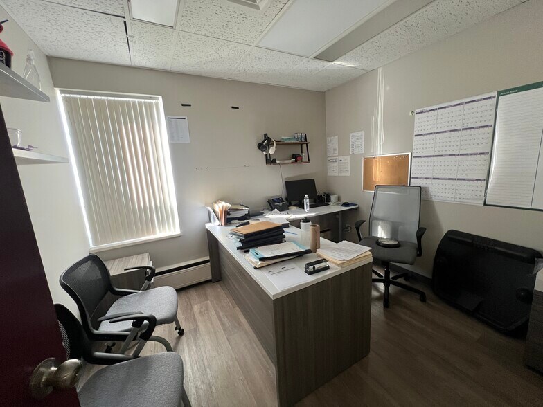 More Photos Of 170 East Ave, Lockport Office For Lease