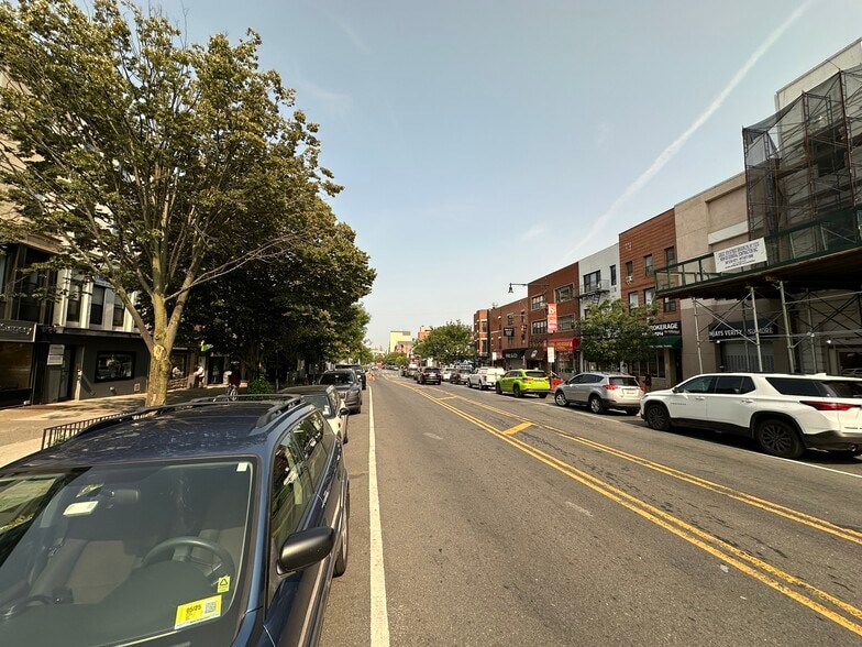 More Photos Of 332A 9th St, Brooklyn Office Residential For Lease