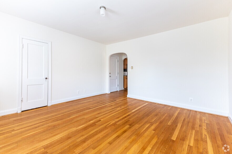 More Photos Of 4000 47th St NW, Washington Apartments For Sale