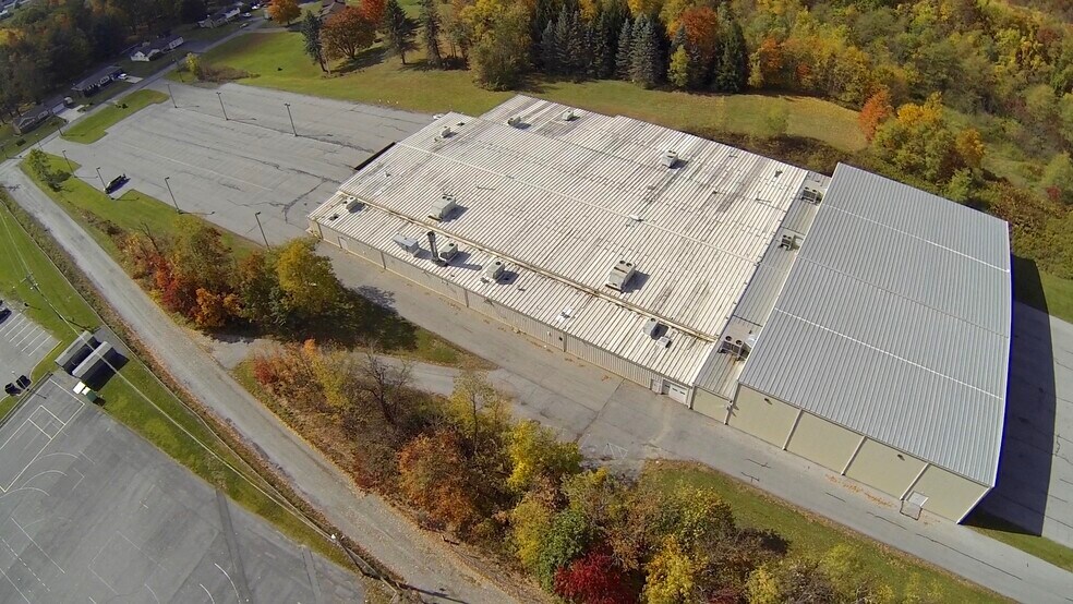More Photos Of 423 Walters Ave, Johnstown Warehouse For Lease