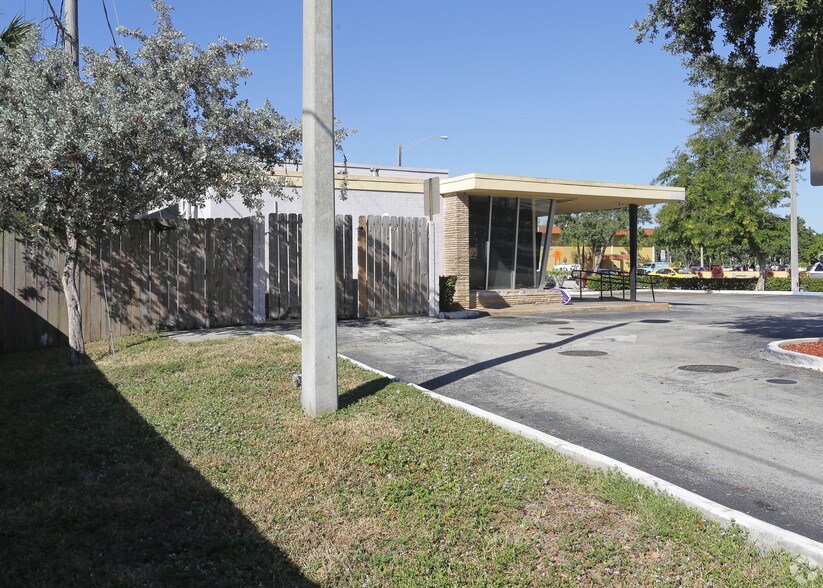 More Photos Of 1100 W Broward Blvd, Fort Lauderdale Freestanding For Lease