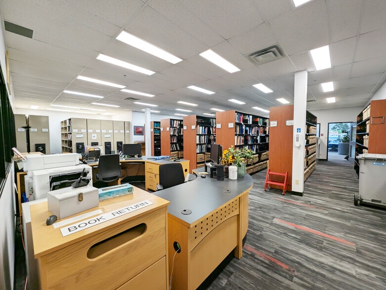 More Photos Of 9421 17 Av NW, Edmonton Office For Sale