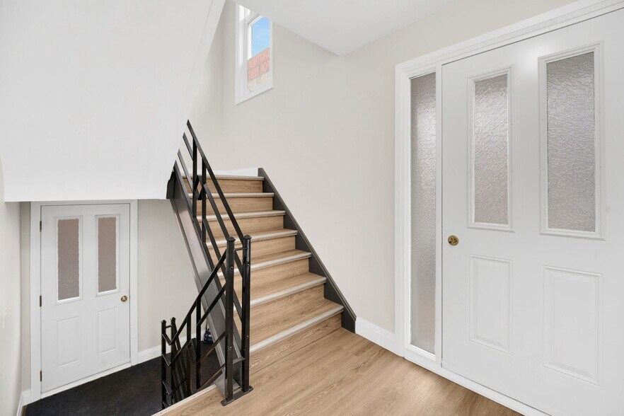 More Photos Of 55 Thirty Eighth St, Toronto Multifamily For Sale