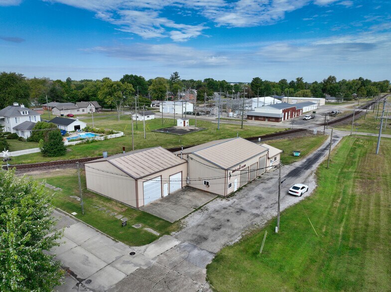 More Photos Of 202 N. Sixth St, Altamont Industrial For Sale