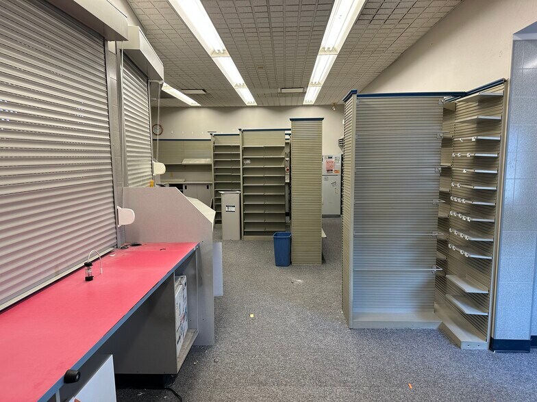 More Photos Of 4410 S Division Ave, Grand Rapids Drugstore For Sale