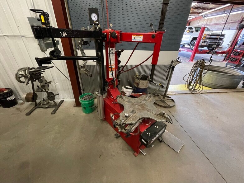 More Photos Of 115 E E St, Ogallala Auto Repair For Sale