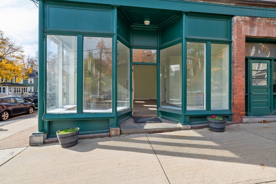 More Photos Of 226-228 Sargeant St, Holyoke Storefront Retail Residential For Lease