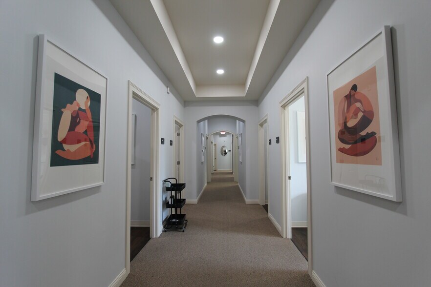 More Photos Of 8350 E Kemper Rd, Cincinnati Medical For Sale