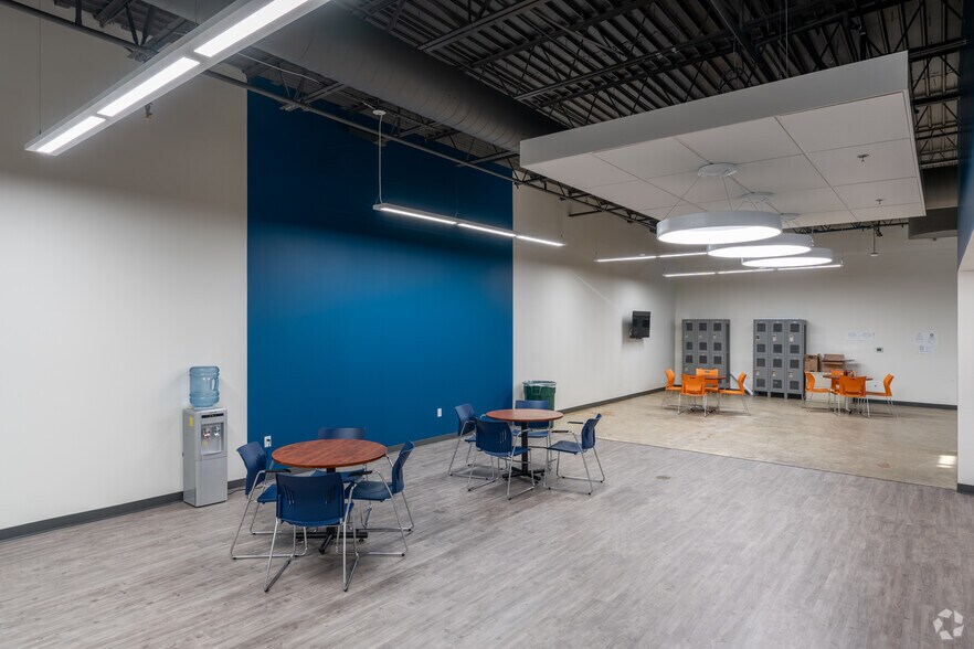 More Photos Of 7115 Standard Dr, Hanover Service For Sale