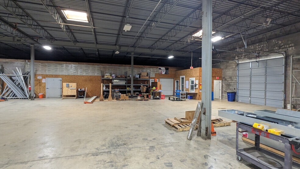 More Photos Of 2105 Maple Ave, Burlington Warehouse For Lease