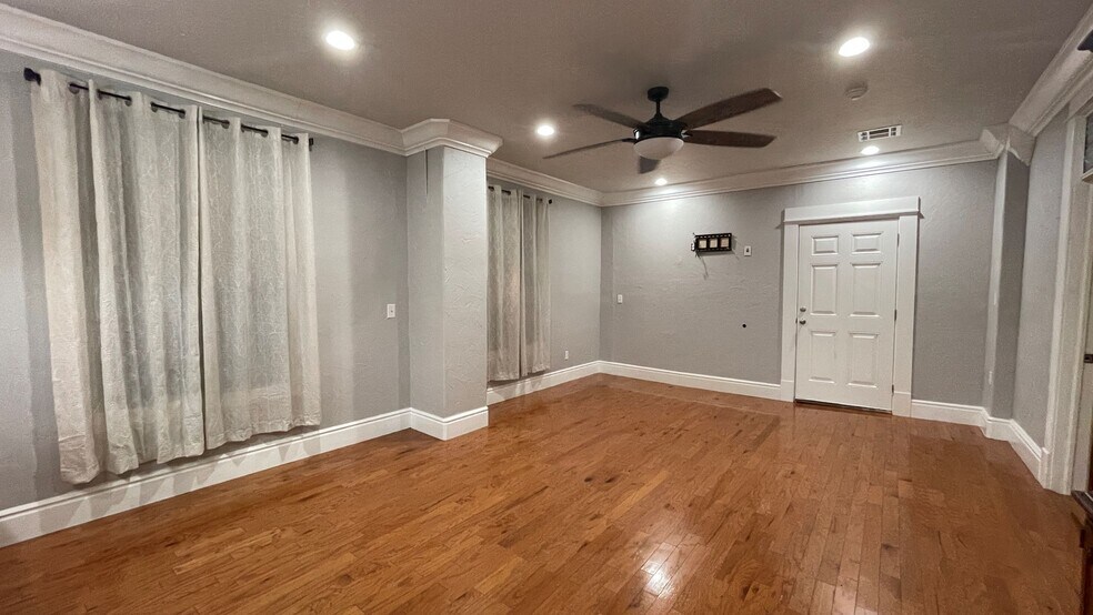 More Photos Of 415 N Muskogee Ave, Tahlequah Storefront Retail Residential For Sale