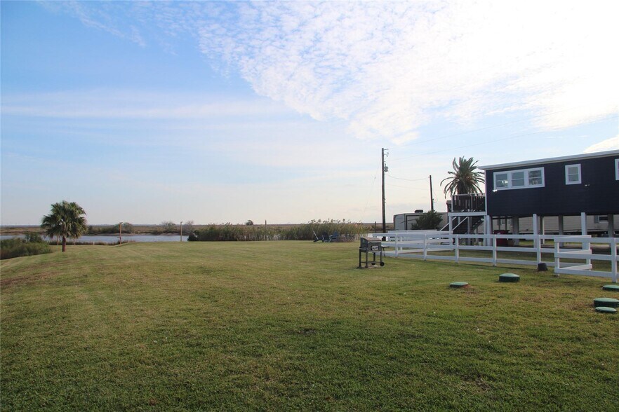 More Photos Of 5202 County Road 469, Brazoria Apartments For Sale