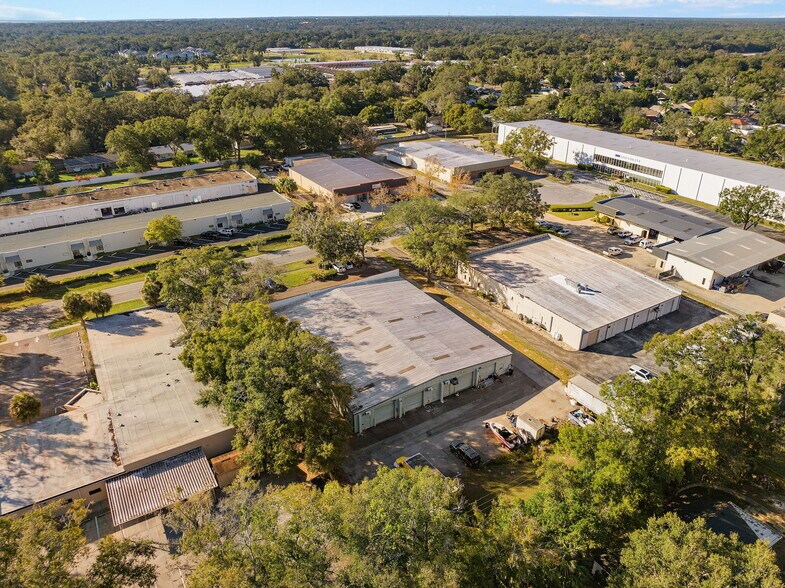 More Photos Of 175 Semoran Commerce Pl, Apopka Light Distribution For Sale