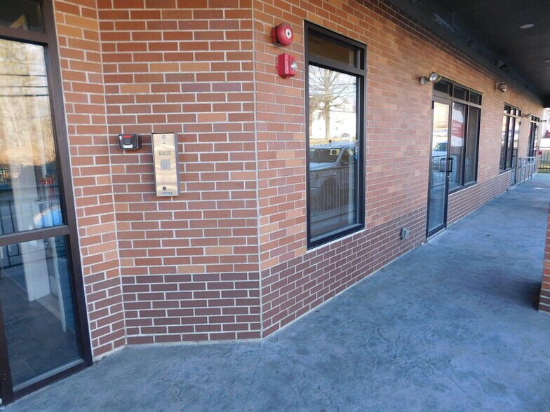 More Photos Of 9 Madbury Rd, Durham Storefront Retail Office For Lease