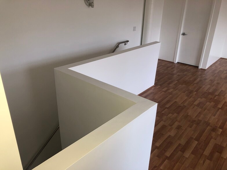 More Photos Of 6555-6557 Shattuck Ave, Oakland Office Residential For Lease