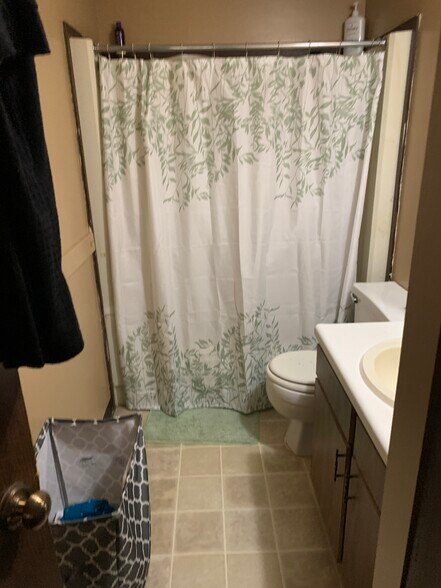 More Photos Of 1610 Archer St, Concordia Multifamily For Sale