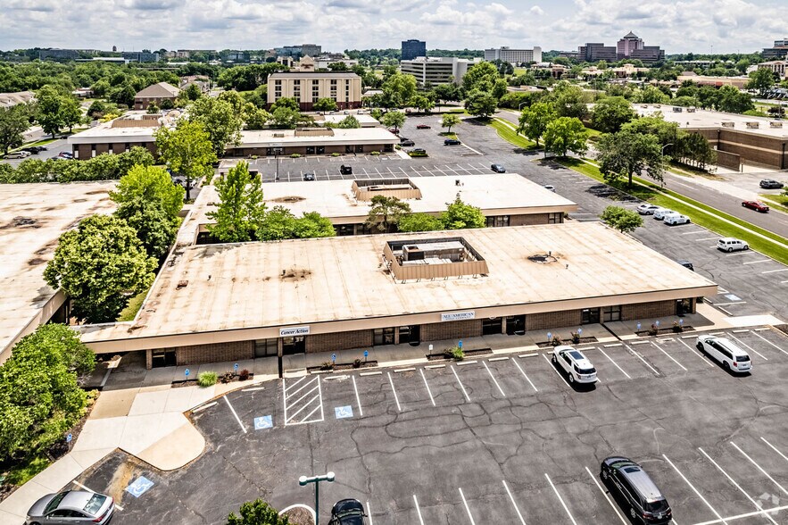 More Photos Of 10520 Barkley St, Overland Park Office For Lease