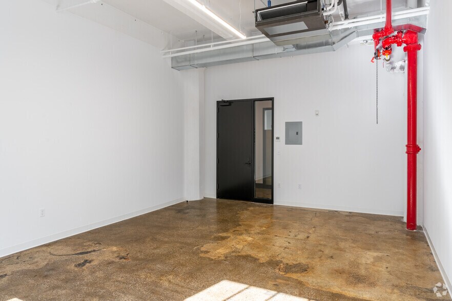More Photos Of 220 36th St, Brooklyn Loft Creative Space For Lease