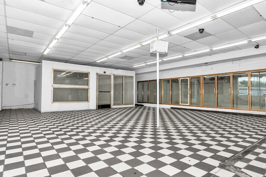More Photos Of 1220 S Washington Ave, Titusville Convenience Store For Sale