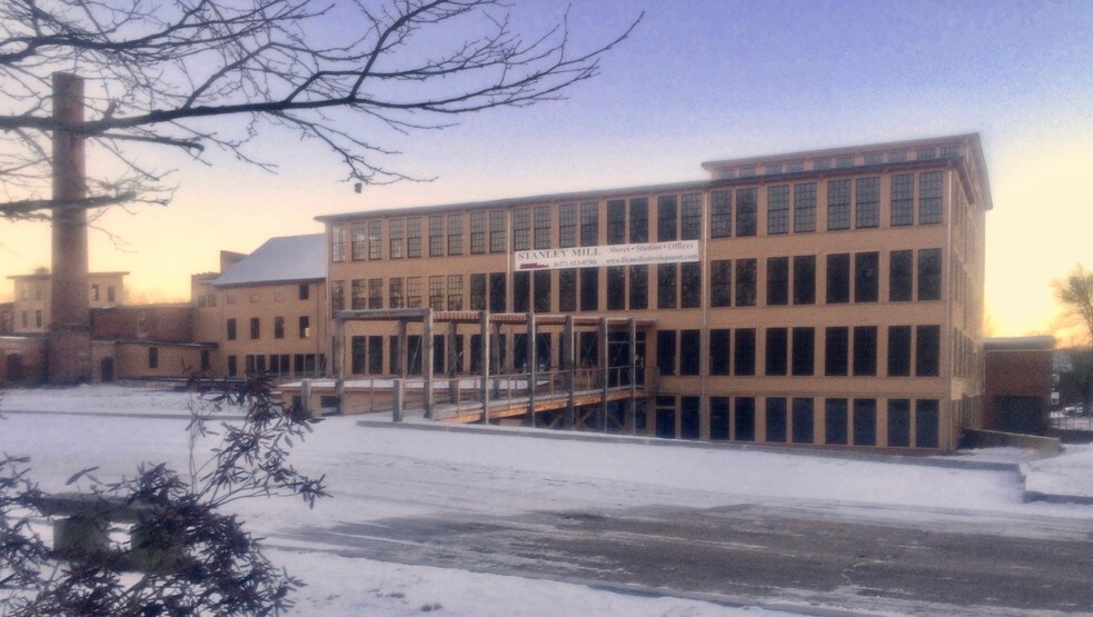 More Photos Of 146 Mendon St, Uxbridge Loft Creative Space For Sale