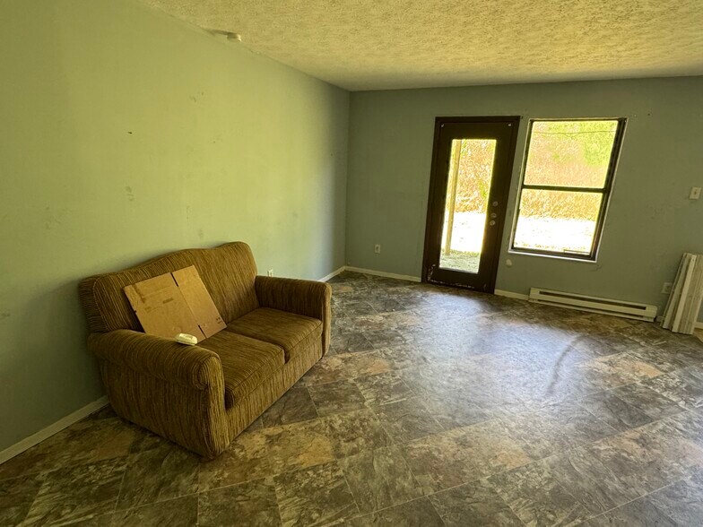 More Photos Of 237 Sherrad St, Marlinton Apartments For Sale