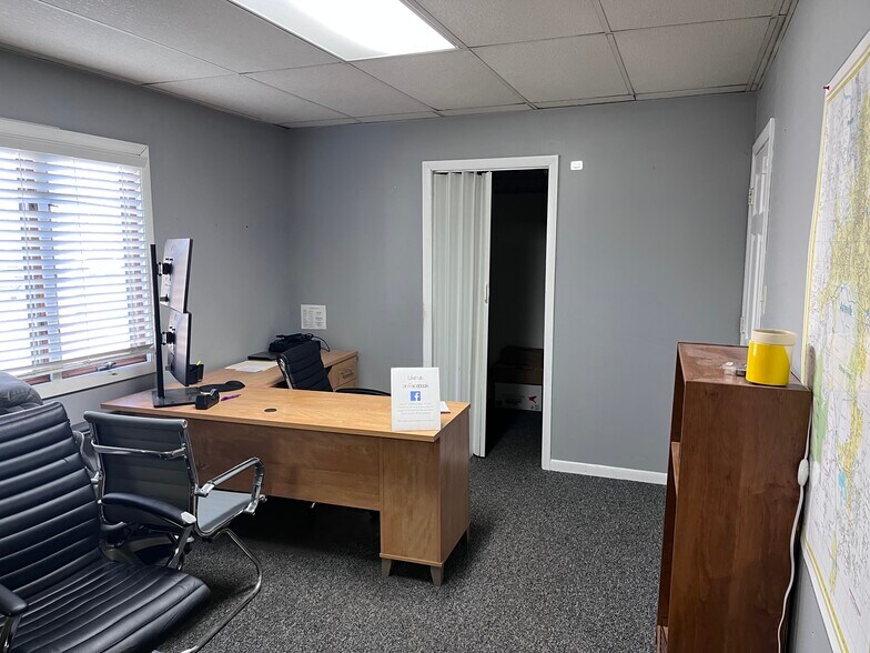 More Photos Of 899 Haywood Rd, Asheville Storefront Retail Office For Sale