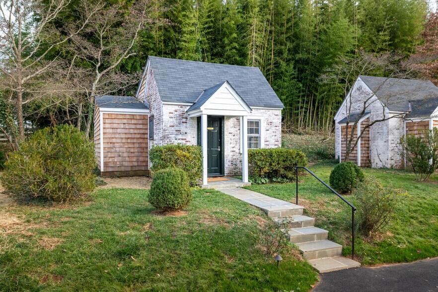 More Photos Of 3500 Sunset Lodge Ct, Charlottesville Hotel For Sale