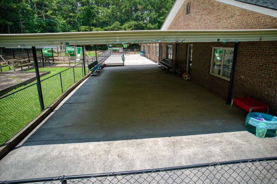 More Photos Of 2081 Mesa Valley Way, Austell Specialty For Sale