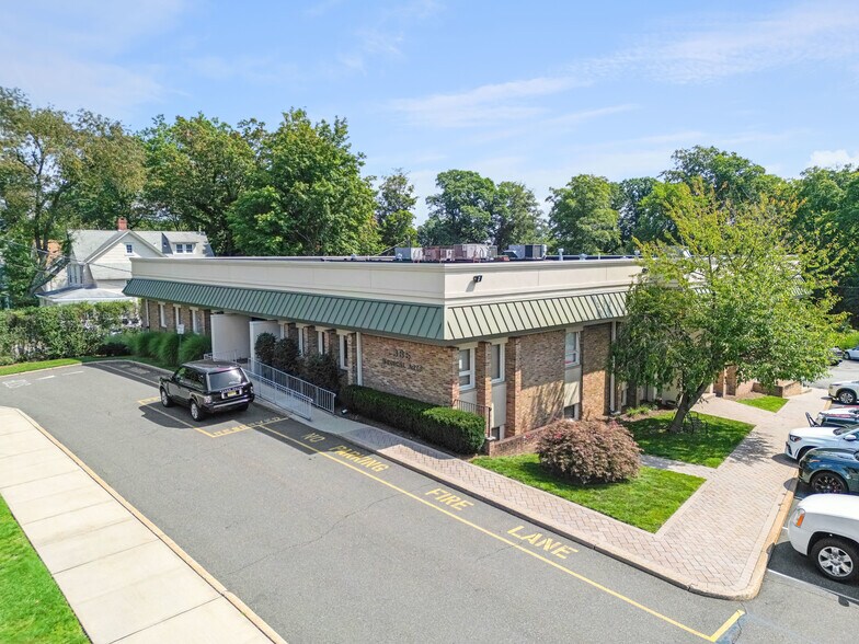 More Photos Of 385 S Maple Ave, Glen Rock Medical For Lease