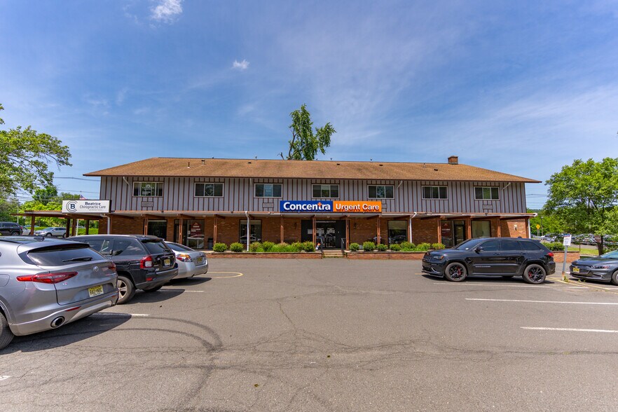 Primary Photo Of 350 Grove St, Bridgewater Medical For Sale