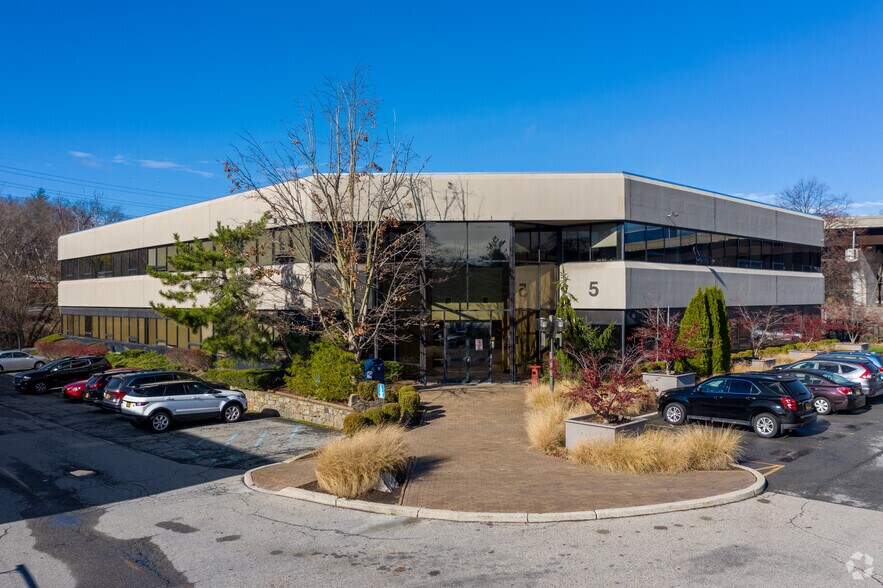 More Photos Of 3 W Main St, Elmsford Unknown For Lease