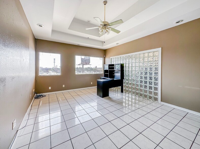 More Photos Of 5918 McPherson Rd, Laredo Loft Creative Space For Sale