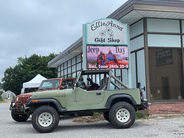 More Photos Of 777-785 Main St, Lewiston Warehouse For Lease