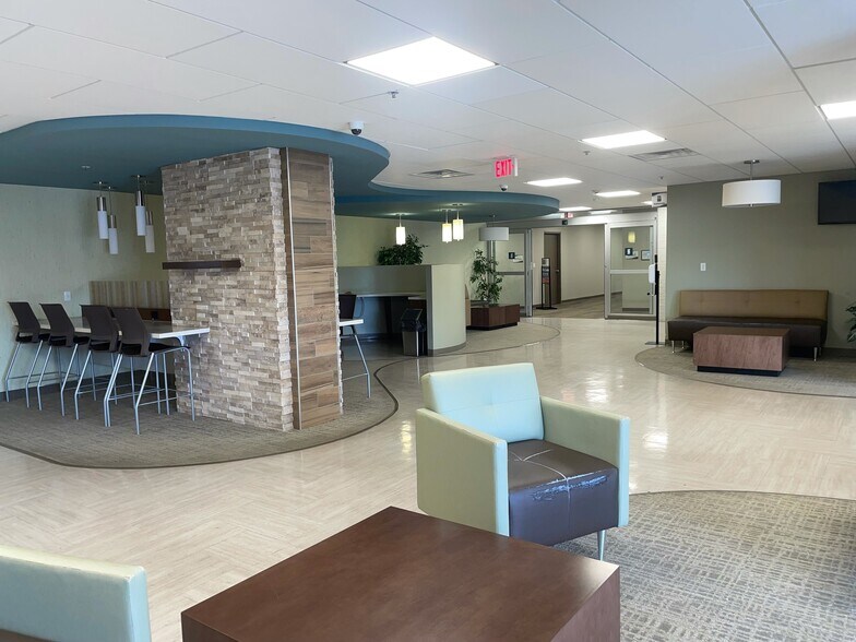 More Photos Of 500 N Lewis Run Rd, Pittsburgh Medical For Lease