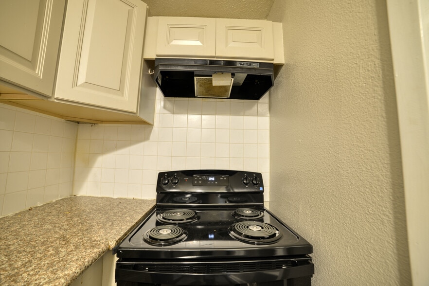 More Photos Of 826 S Travis St, Sherman Apartments For Sale