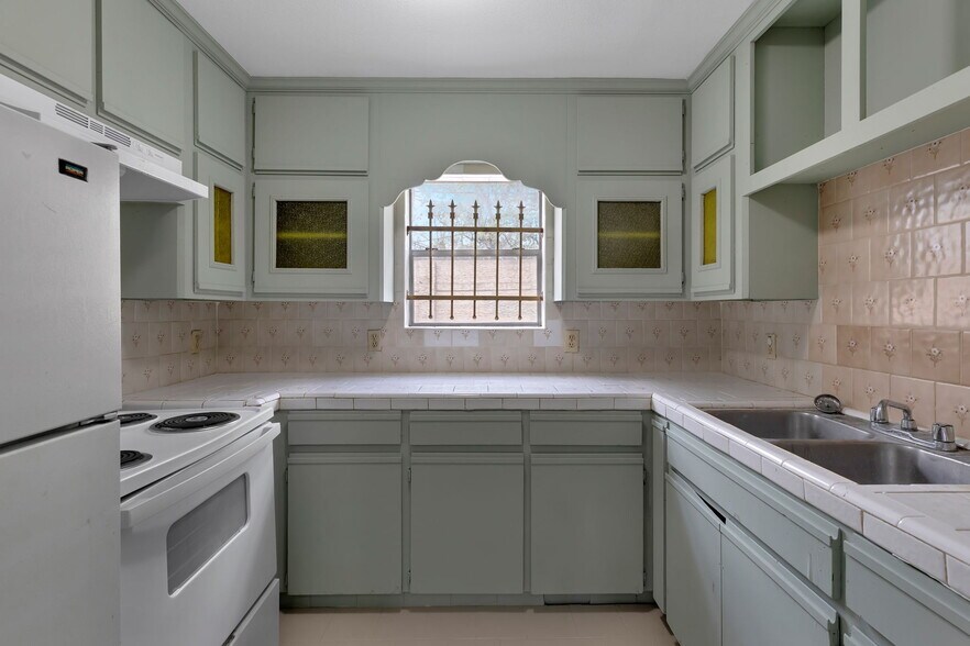 More Photos Of 3501 N Macgregor Way, Houston Apartments For Sale