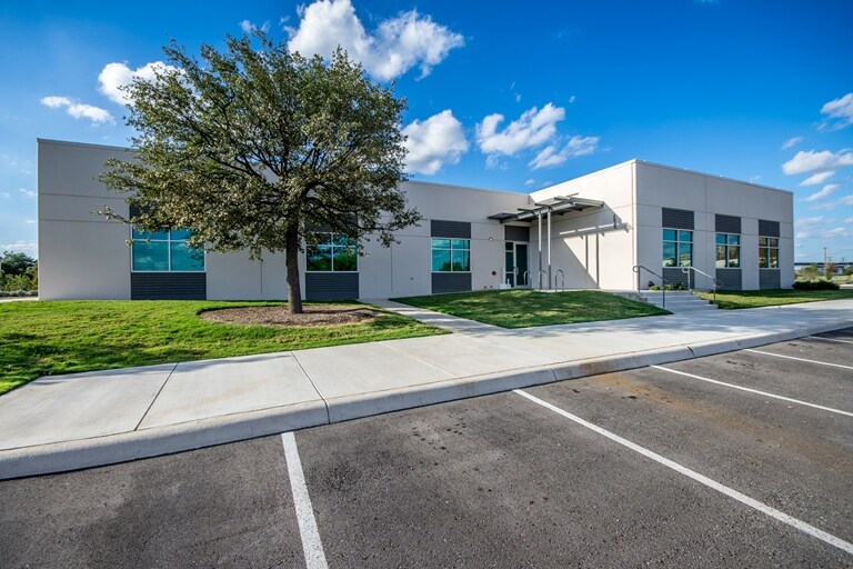 More Photos Of 8019 S New Braunfels Ave, San Antonio Medical For Lease