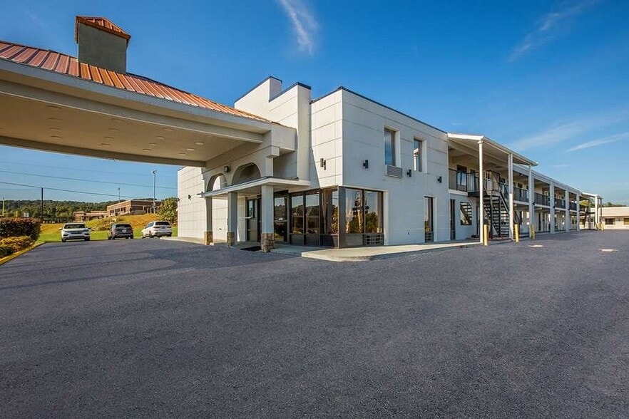 More Photos Of 3670 Roy Messer Hwy, White Pine Hotel For Sale