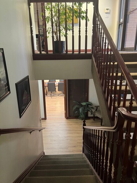 More Photos Of 887 S Orem Blvd, Orem Office For Sale