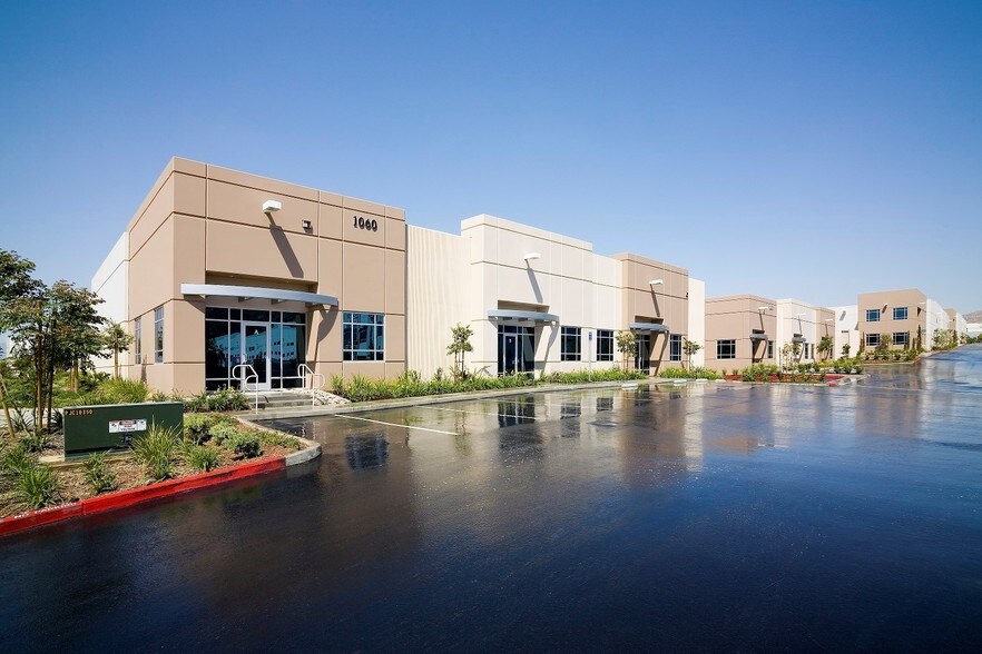 More Photos Of 766 Palmyrita Ave, Riverside Distribution For Lease