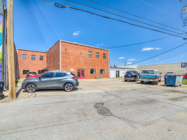 More Photos Of 6656 NW 39th Expy, Bethany Office For Lease