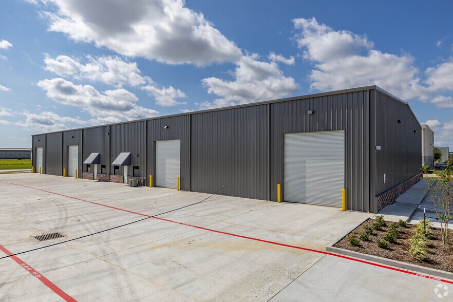 More Photos Of 900 W Jade Ave, Port Arthur Manufacturing For Lease