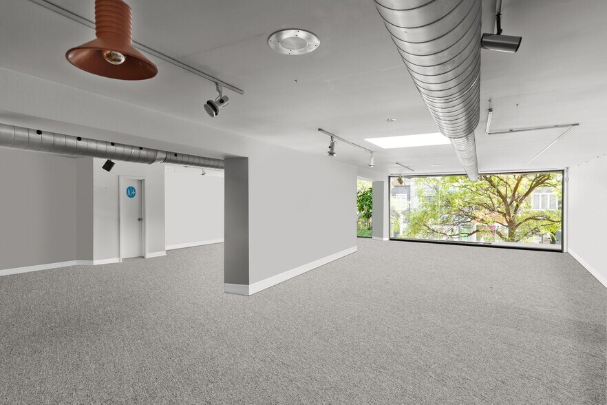 More Photos Of 1092 Eglinton Av W, Toronto Storefront For Sale