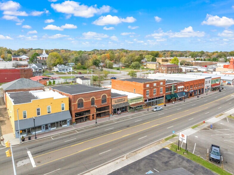 More Photos Of 824 Tennessee Ave, Etowah Storefront Retail Office For Sale