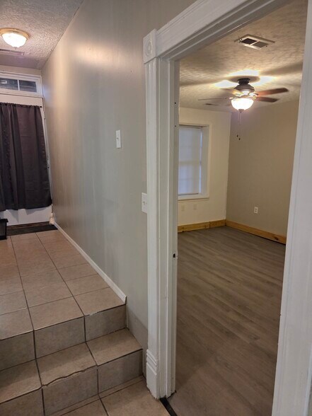 More Photos Of 127 Main St, North Middletown Office For Lease